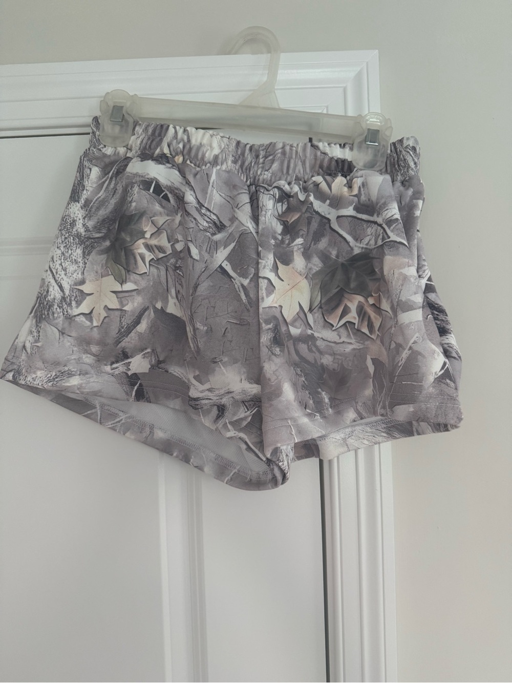 Women's Printed Grey Elastic-Waist Shorts